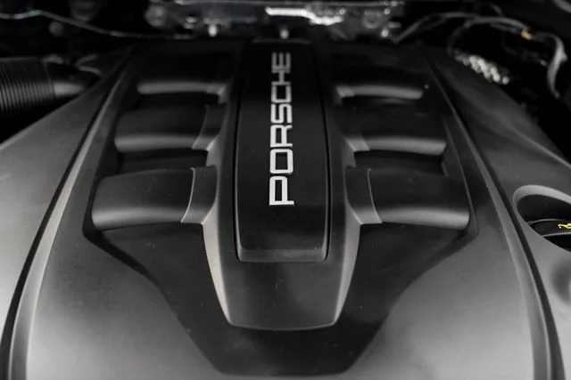 Used 2014  Porsche Diesel Platinum Edition image 39
