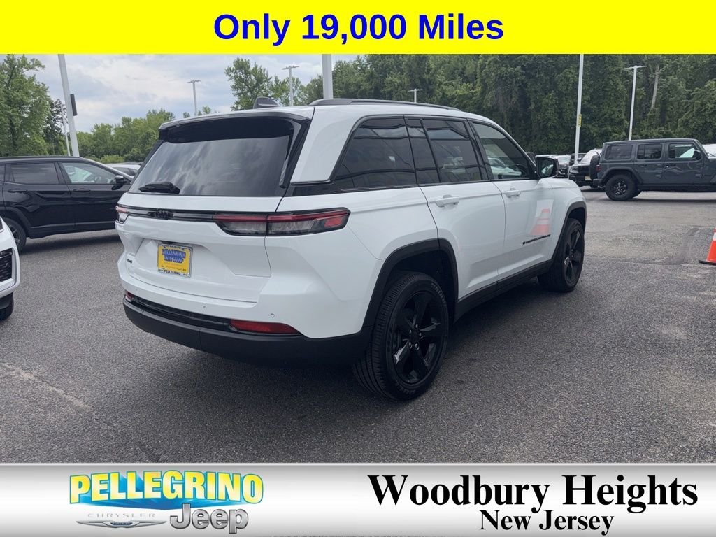 Certified Used 2025 White Jeep Altitude image 6