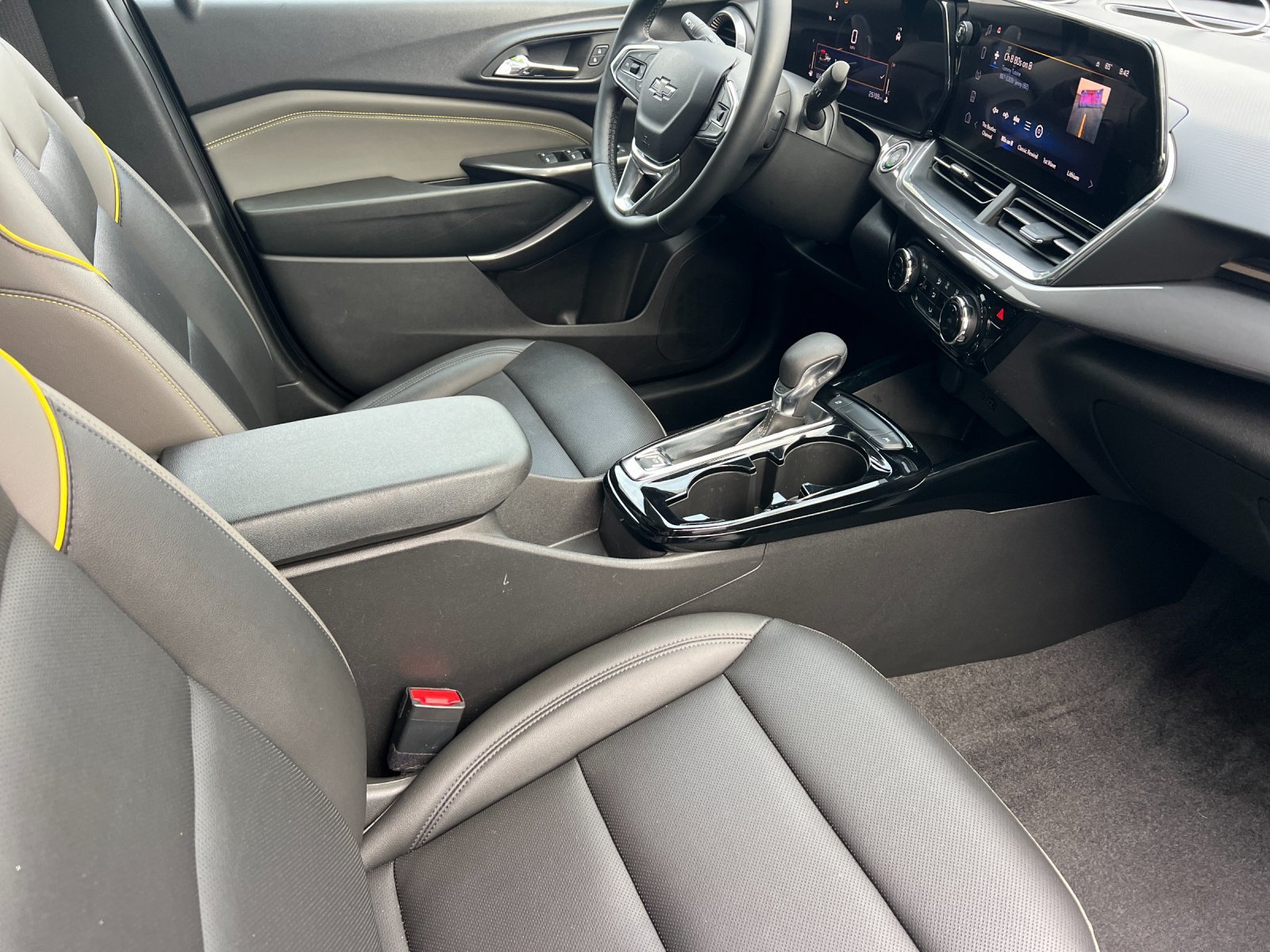Used 2025 Mosaic Black Metallic Chevrolet ACTIV image 16