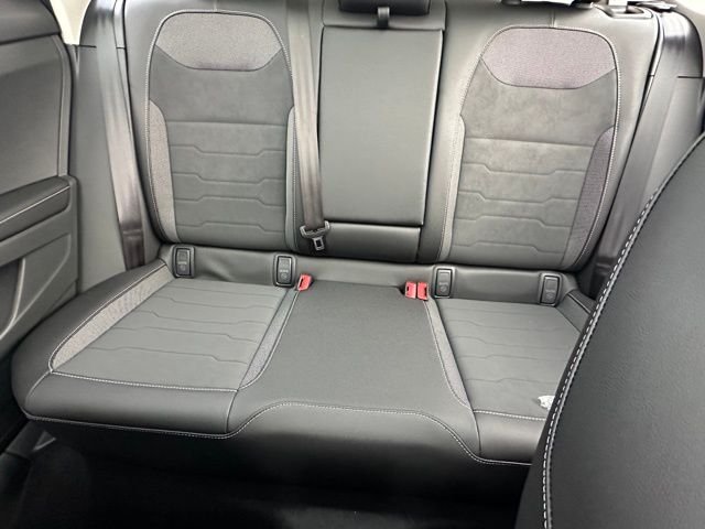 New 2026 Pure White W/Deep Black Roof Volkswagen 1.5T SE Black image 26