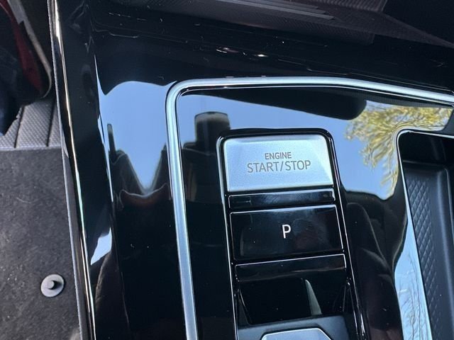 New 2026 Pure White Volkswagen 2.0T image 26