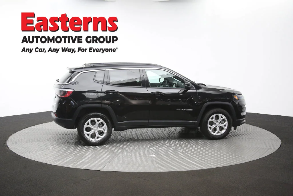 Used 2024 Black Jeep Latitude image 43