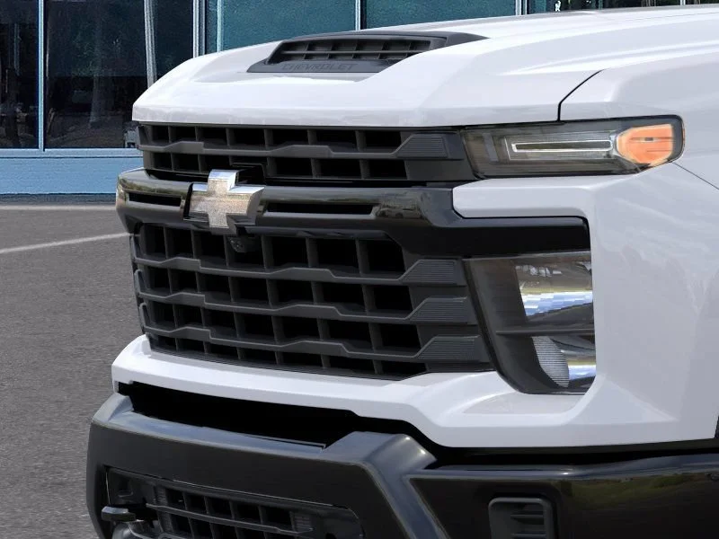 New 2026 Summit White Chevrolet WT image 13