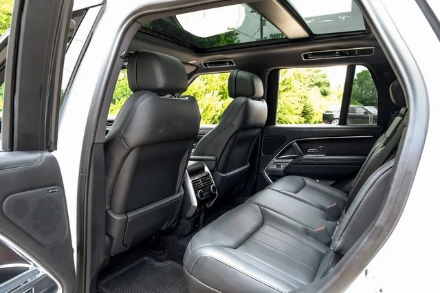 Used 2024 White Land Rover SE image 49