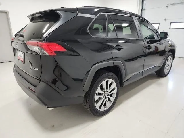 2024 Toyota RAV4 XLE Premium - Photo 11