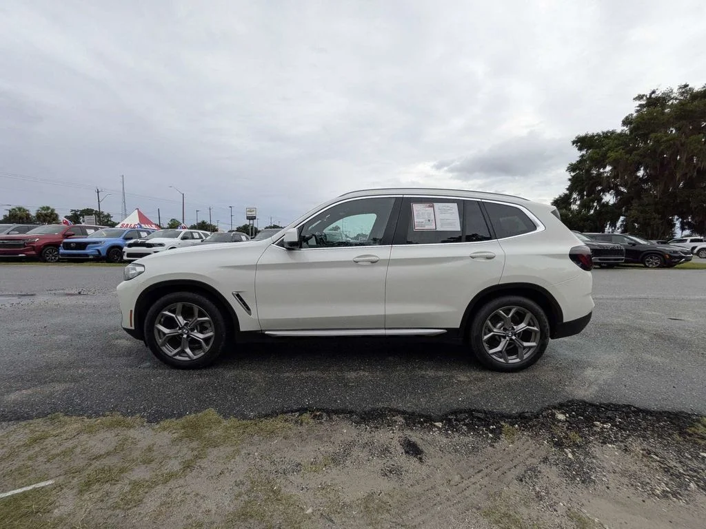Used 2022 White BMW sDrive30i image 6