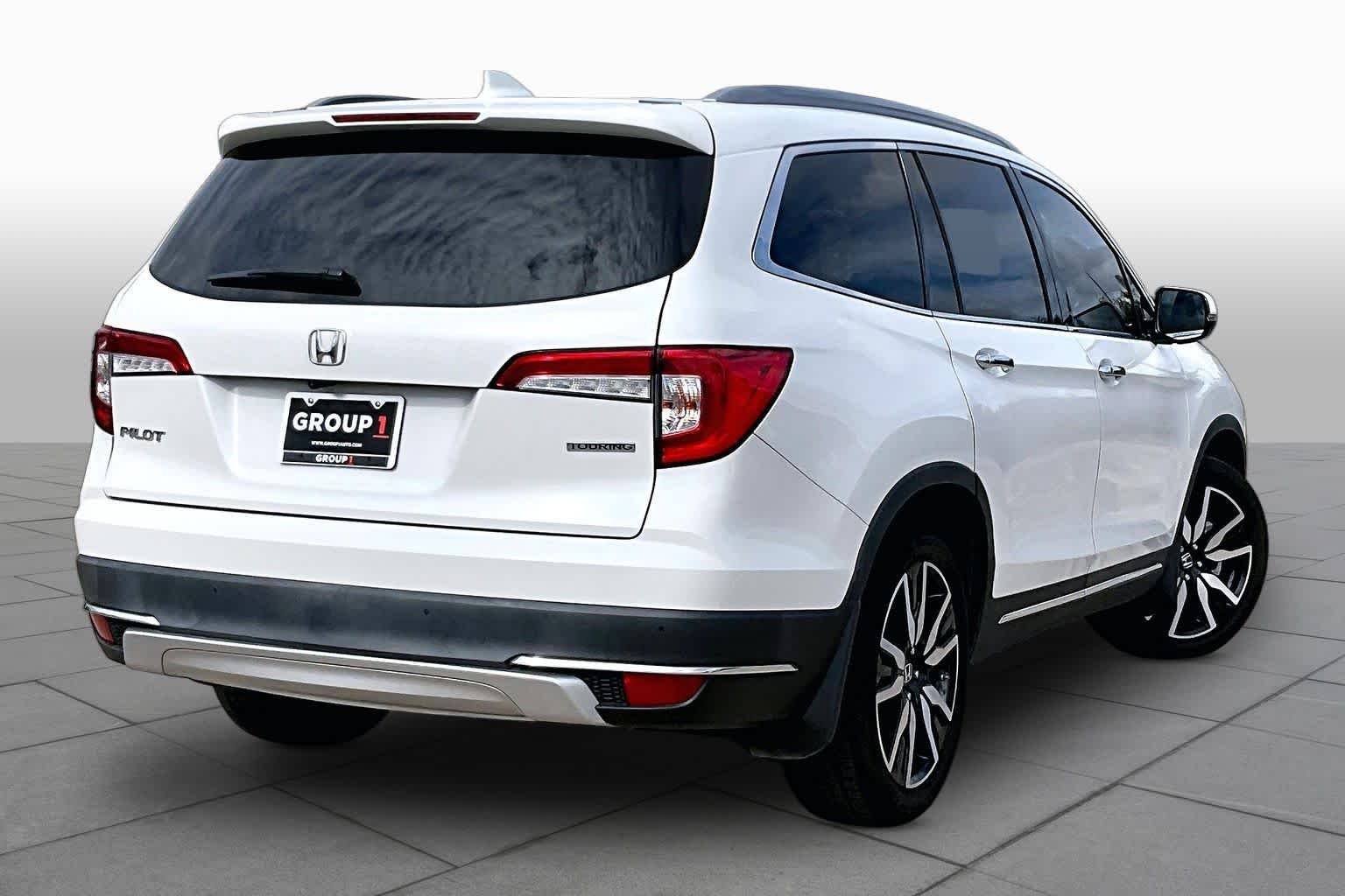 Used 2022 White Honda 2WD Touring 8 Passenger image 13