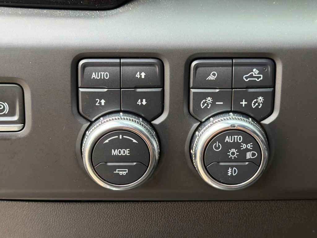 Used 2023 Silver GMC AT4 image 26