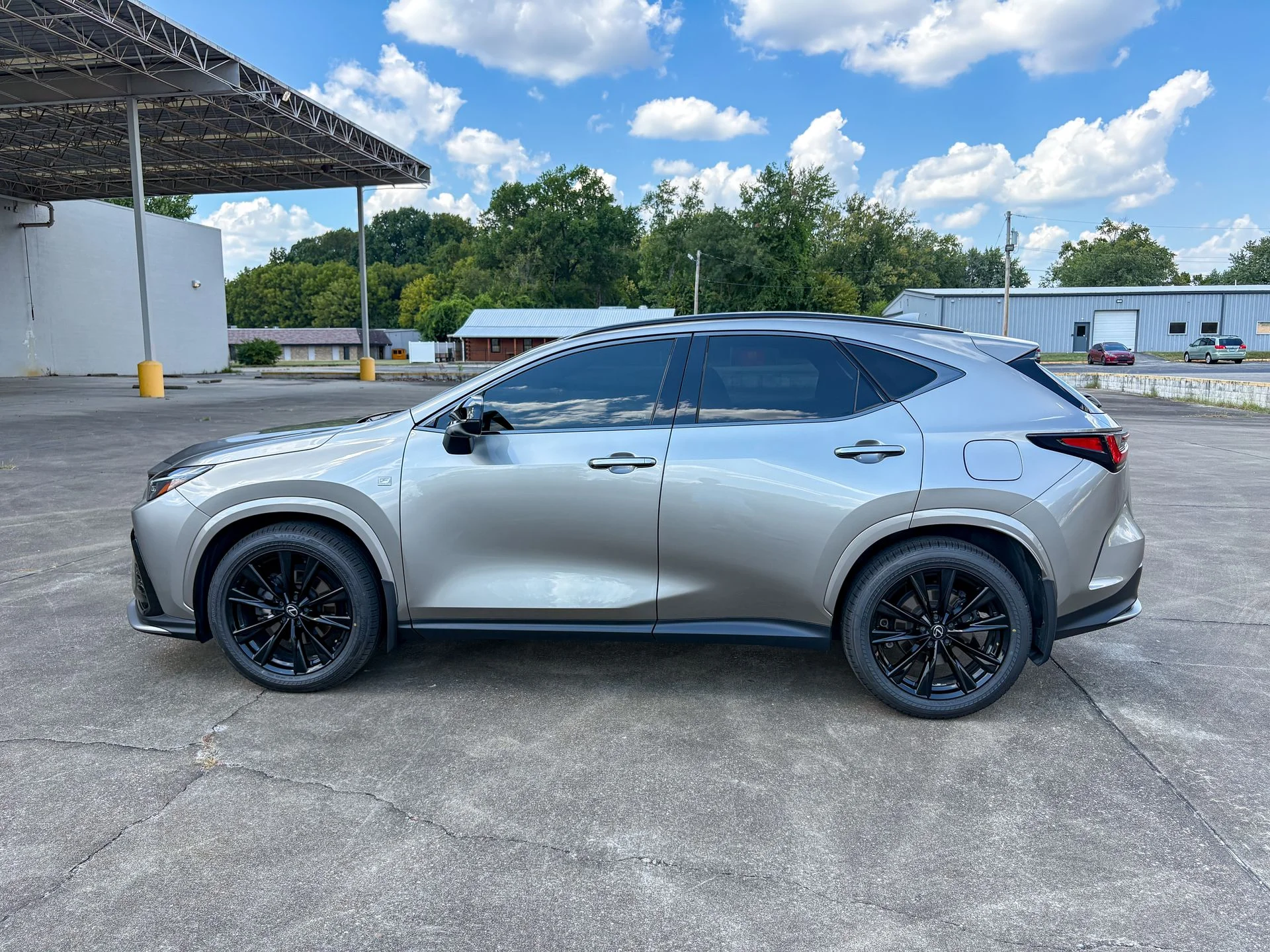 Used 2024 Silver Lexus 350 F SPORT Handling image 8