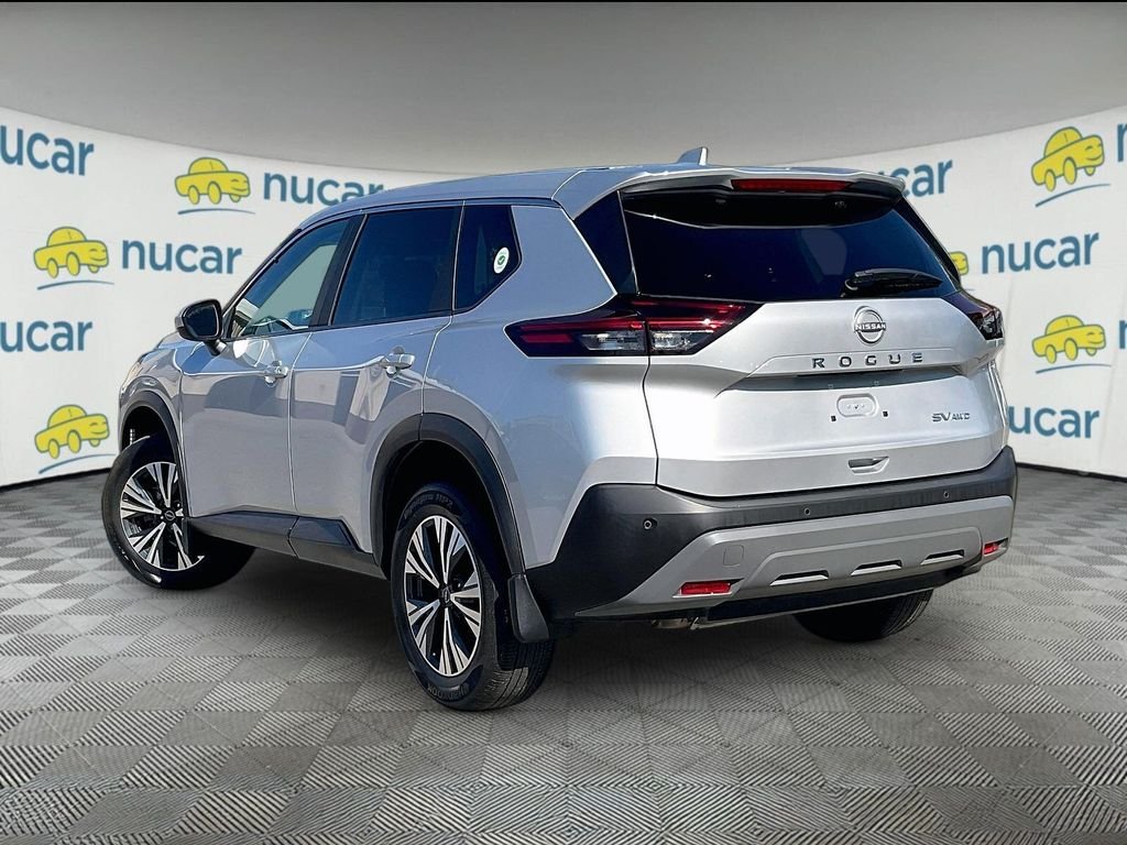 Used 2023 Silver Nissan SV image 4