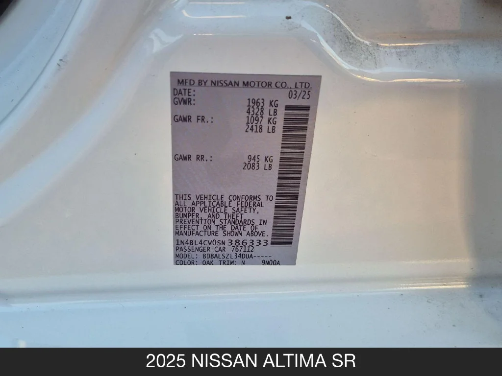 Used 2025 White Nissan 2.5 SR image 24