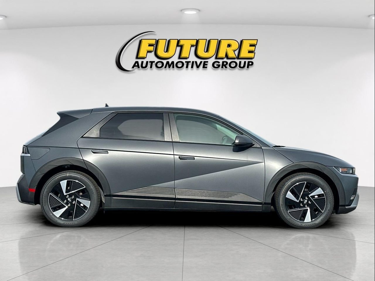 New 2026 Gray Hyundai SEL image 2