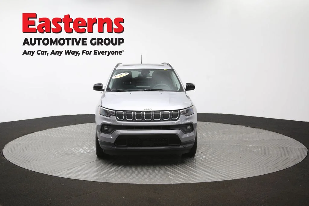 Used 2022 Silver Jeep Latitude image 54