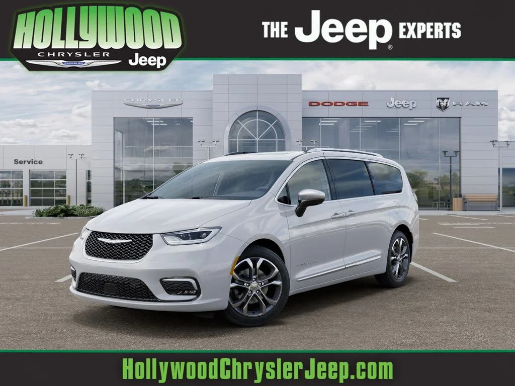 2025 Chrysler Pacifica Pinnacle's photo