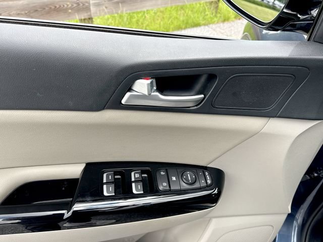 Used 2020 Blue Kia S image 13