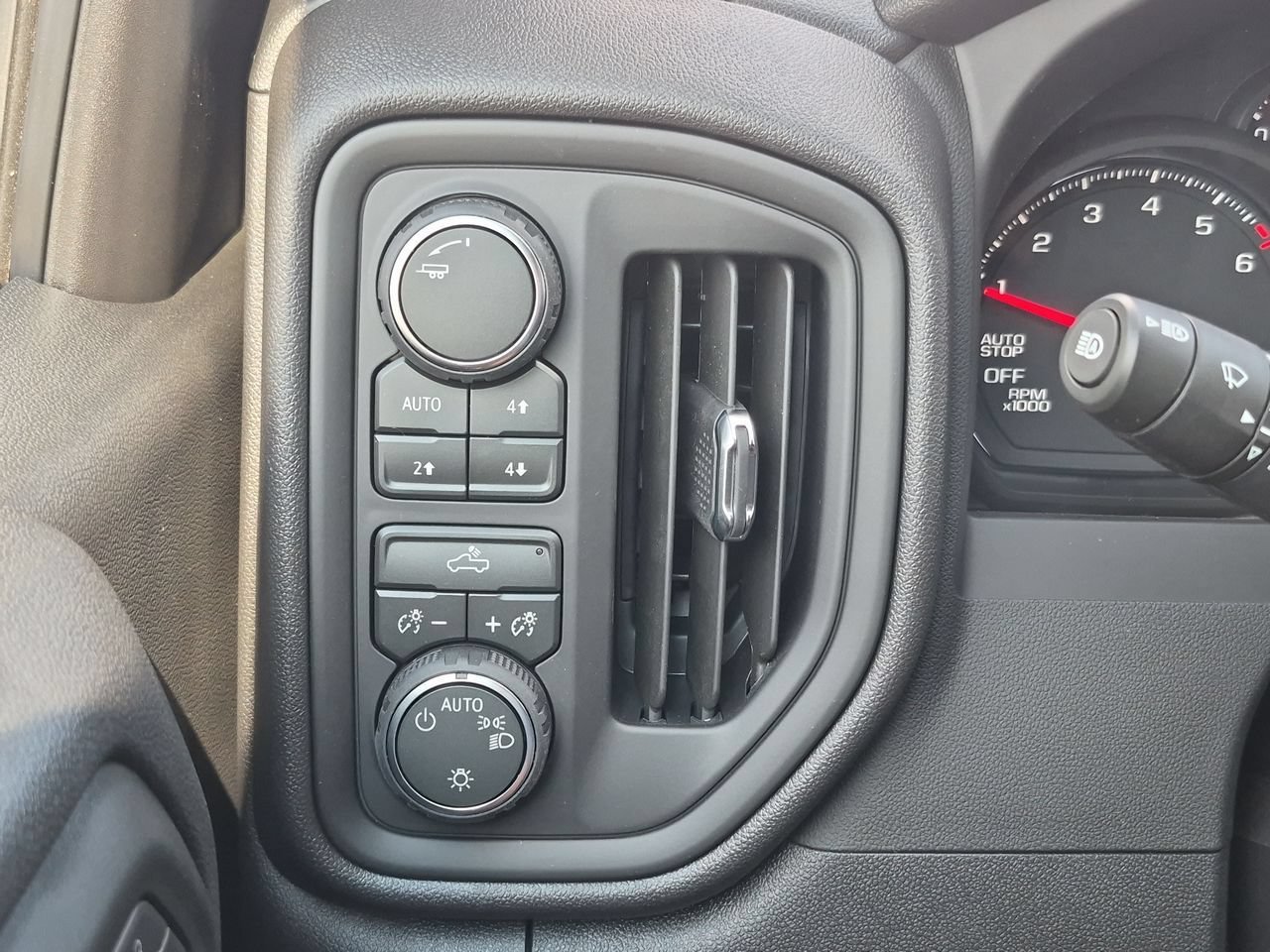 2026 Chevrolet Silverado 1500 Custom Trail Boss - Photo 17