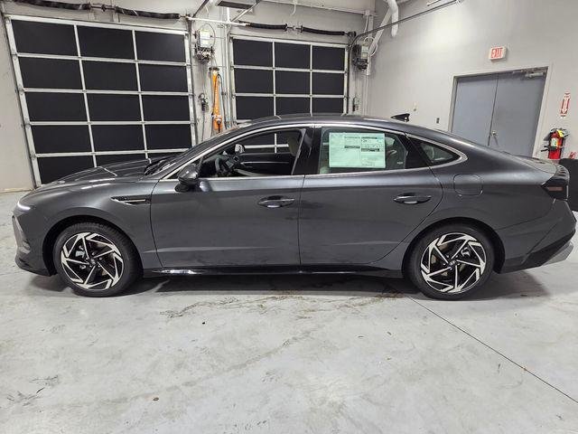 New 2026 Gray Hyundai SEL Sport image 4