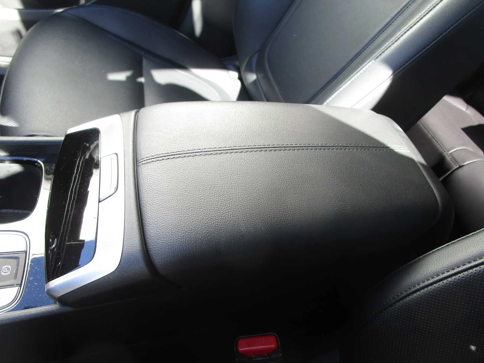 Used 2025 Serenity White Pearl Hyundai SEL Convenience image 22