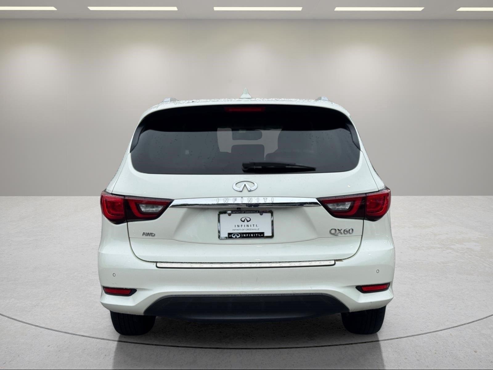 Used 2020 Majestic White INFINITI LUXE image 4
