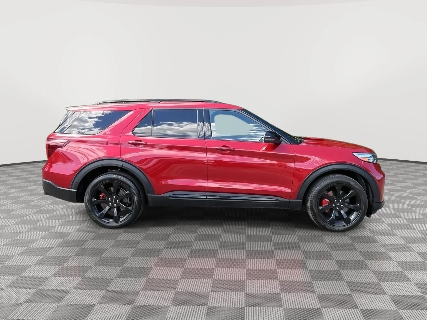 Used 2023 Rapid Red Metallic Tinted Clearcoat Ford ST image 4