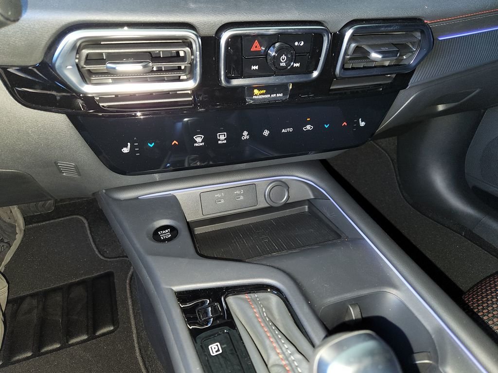 New 2026 Atlantic Gray Metallic / Super Black Two-tone Nissan SR image 16