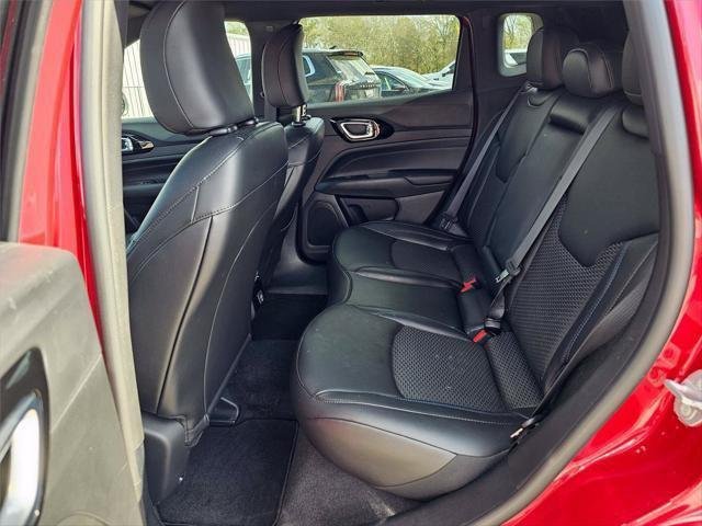 New 2026 Red Hot Pearlcoat Jeep Latitude image 30