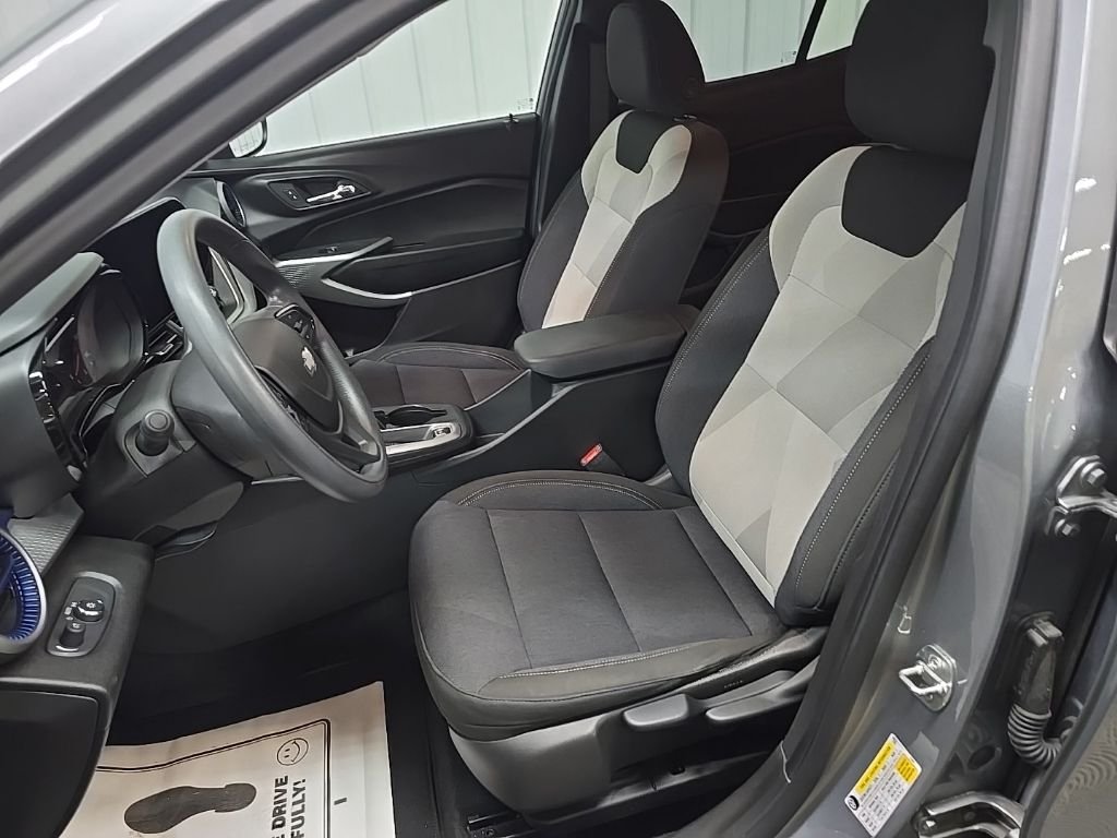 Used 2024 Gray Chevrolet LS image 31