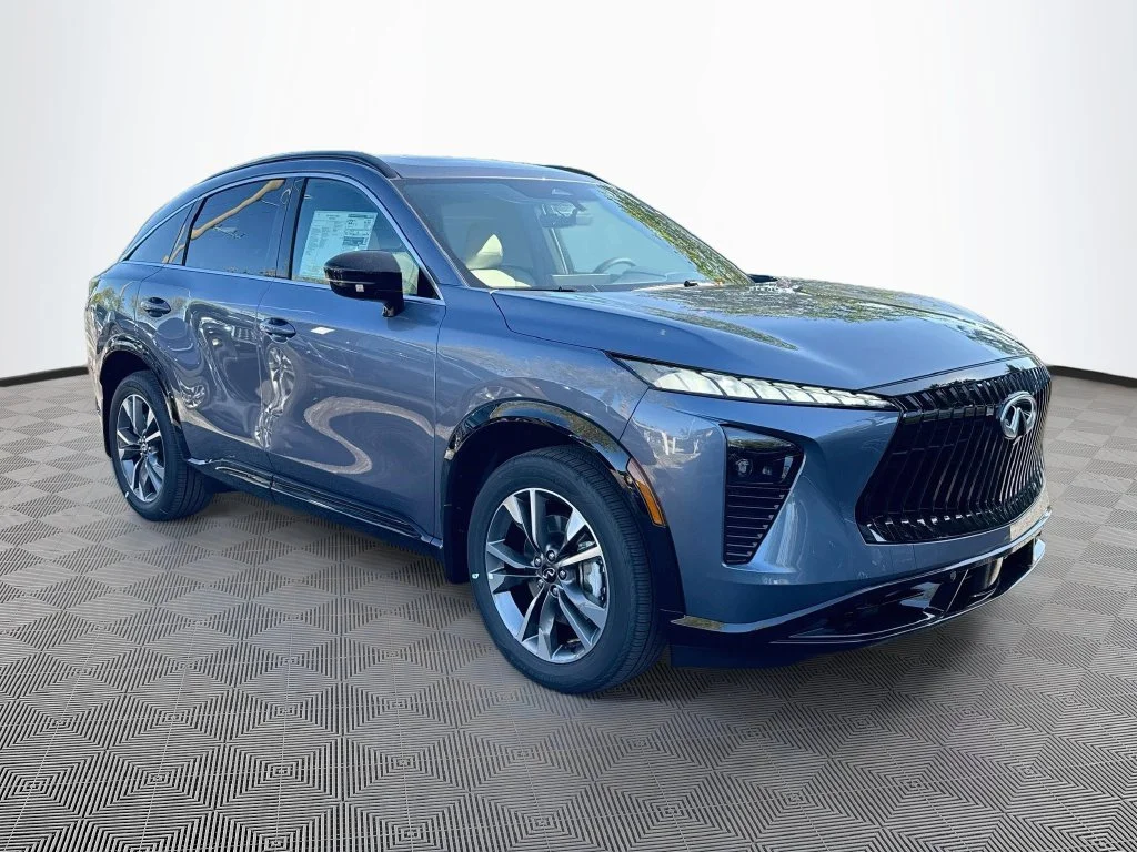 New 2027 MOONBOW BLUE INFINITI Luxe AWD image 3