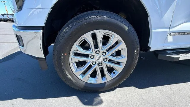 New 2026 Oxford White Ford Lariat® image 10