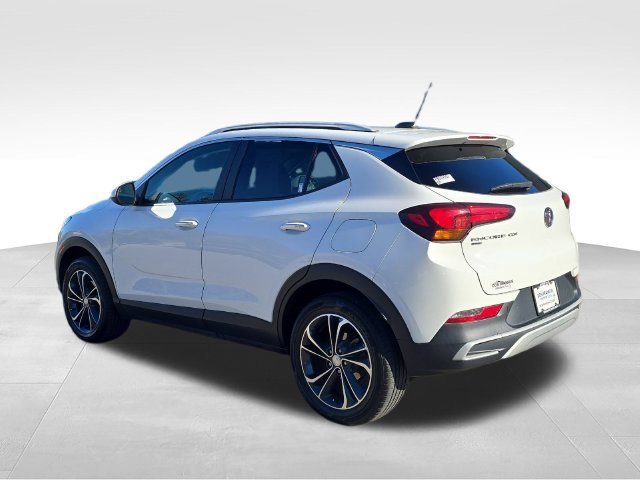 Used 2023 White Buick Select image 3