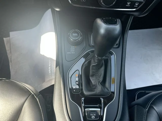 Used 2020 Silver Jeep Latitude Plus image 21