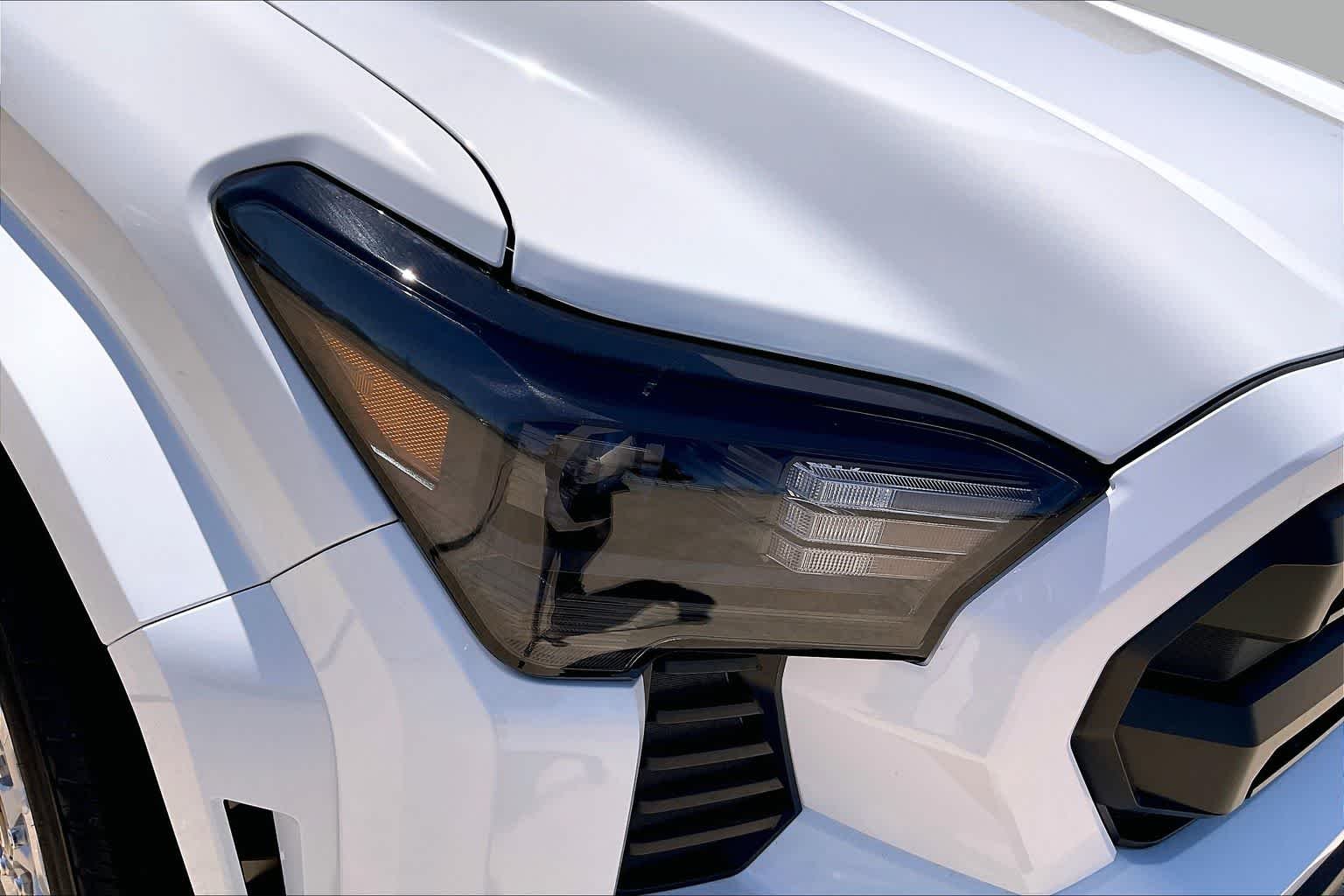 2026 Toyota Tacoma SR5 - Photo 13