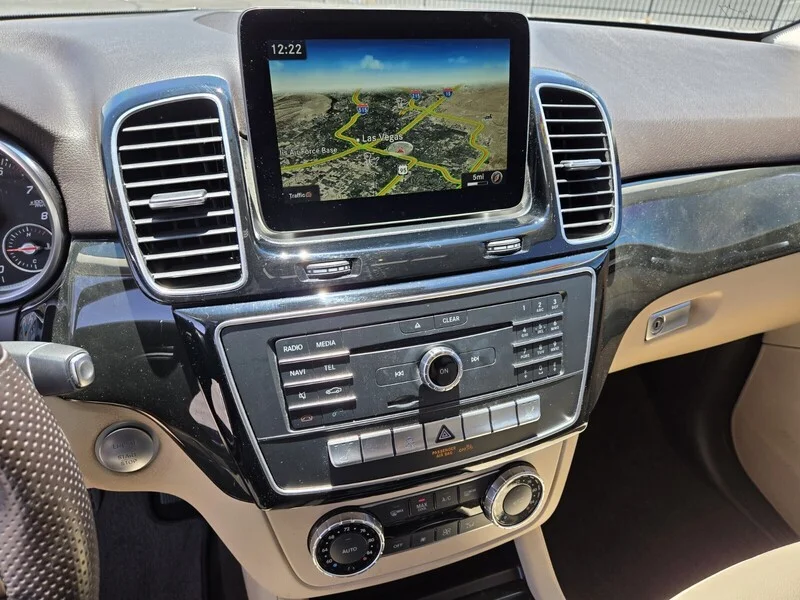 Used 2017 White Mercedes-Benz GLE 350 image 18