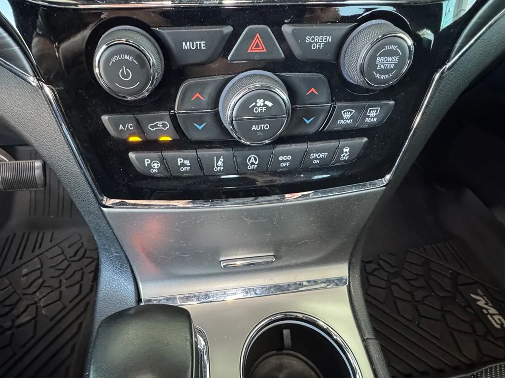 Used 2021 Black Jeep Limited image 31