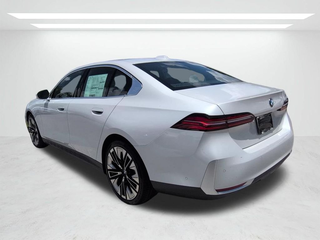 New 2027 White Metallic BMW 530i image 6