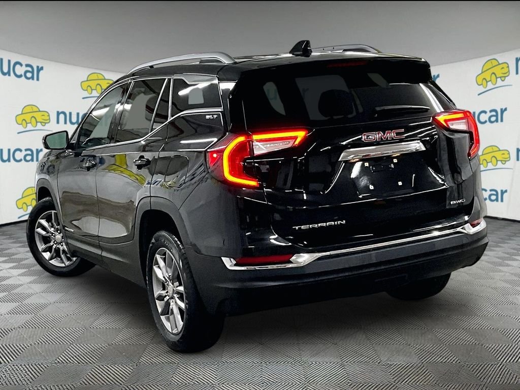 Used 2024 Black GMC SLT image 4