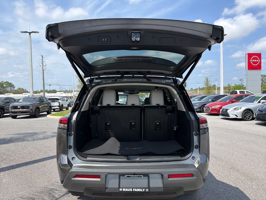 New 2026 Nissan Pathfinder SL 4D Sport Utility