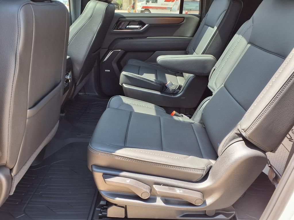 2026 GMC Yukon XL Denali - Photo 12