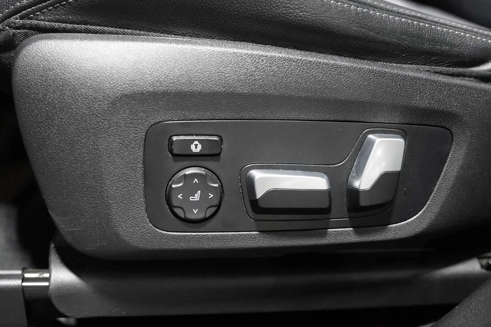 Used 2022 Dark Graphite Metallic BMW M40i image 14