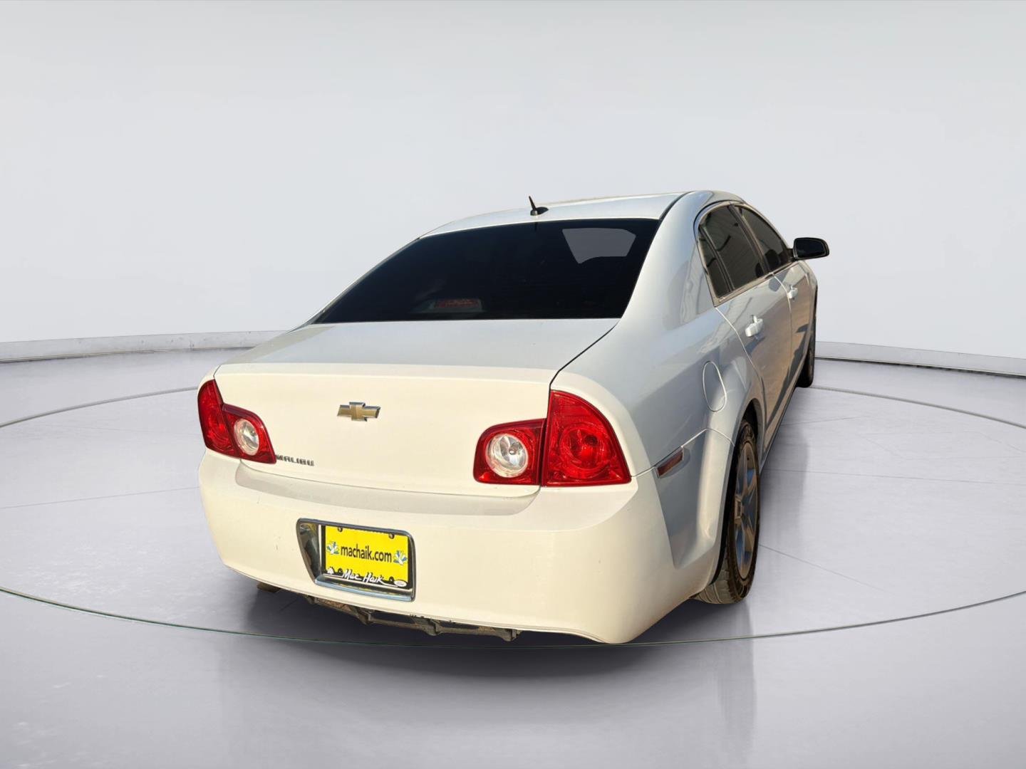 Used 2010 Summit White Chevrolet LS w/1LS image 2
