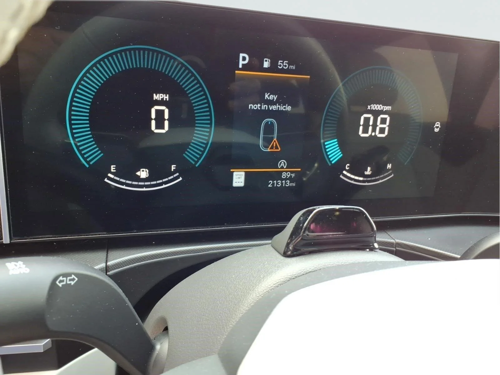 Used 2025  Hyundai SEL image 22