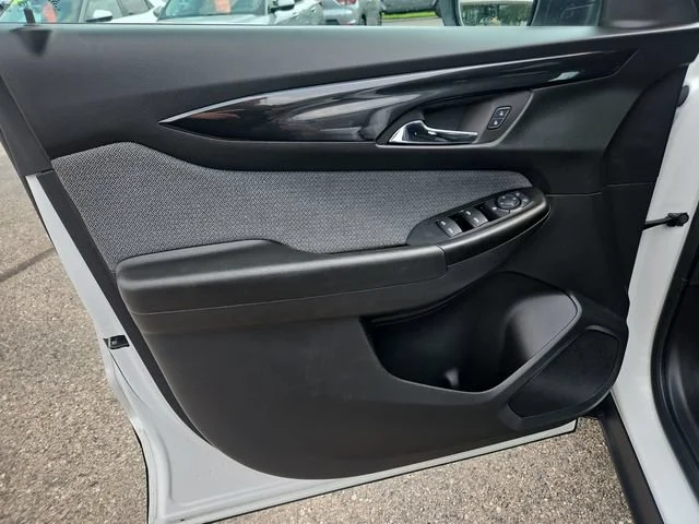 Used 2024 Summit White Chevrolet LT image 11