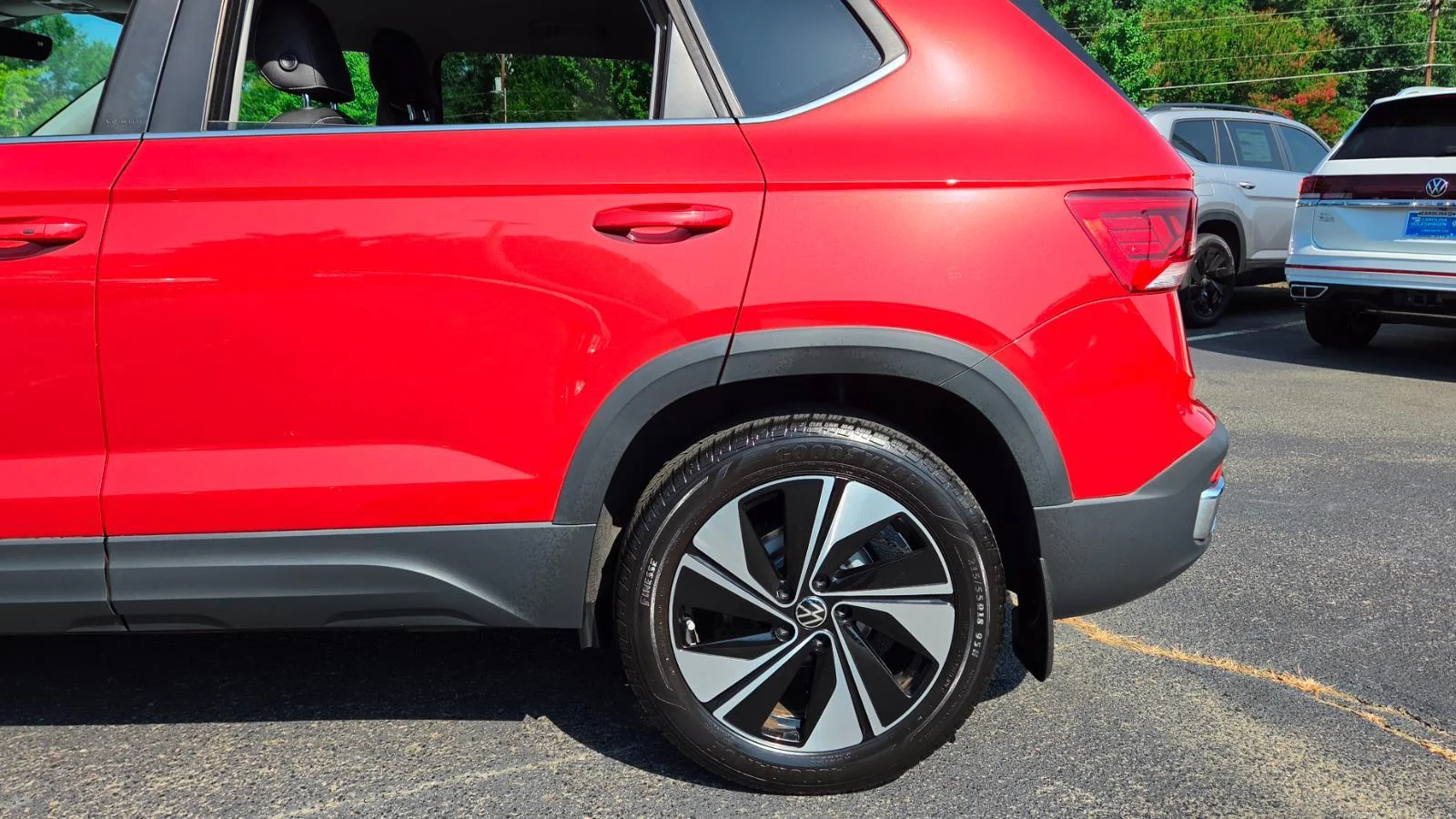 Certified Used 2024 Kings Red Metallic Volkswagen SE image 11