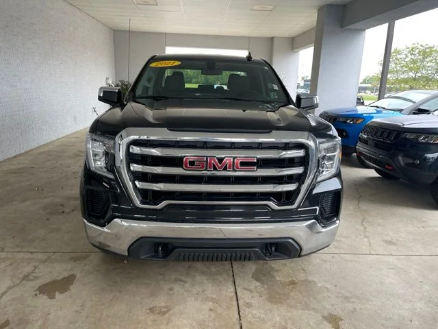 Used 2021 Black GMC SLE image 4