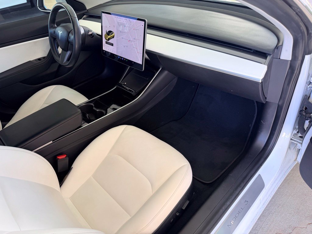 Used 2018 White Tesla Long Range image 33