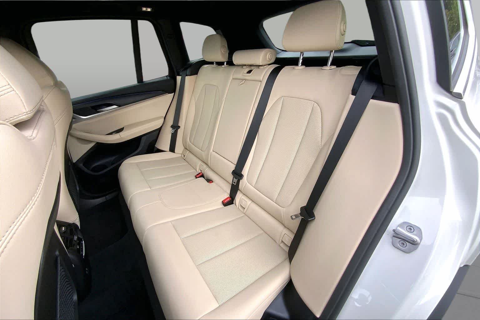 Used 2024 Alpine White BMW sDrive30i image 20