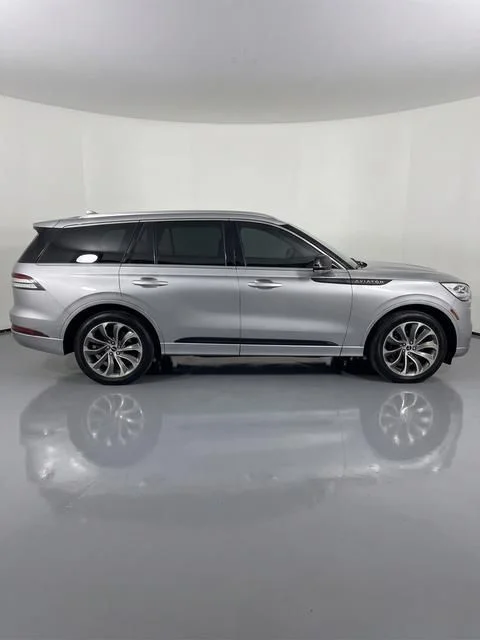 Used 2022 Silver Lincoln Grand Touring image 7