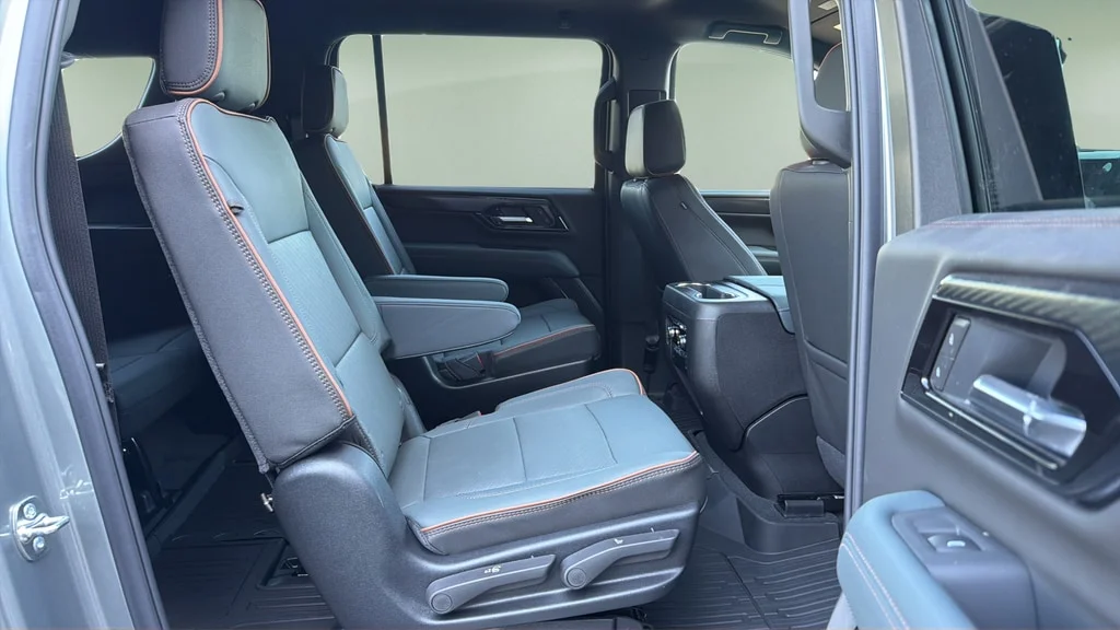 Used 2026 Sterling Metallic GMC AT4 image 17