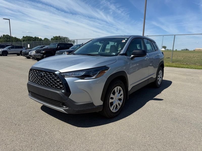 Used 2023 Silver Toyota L image 3