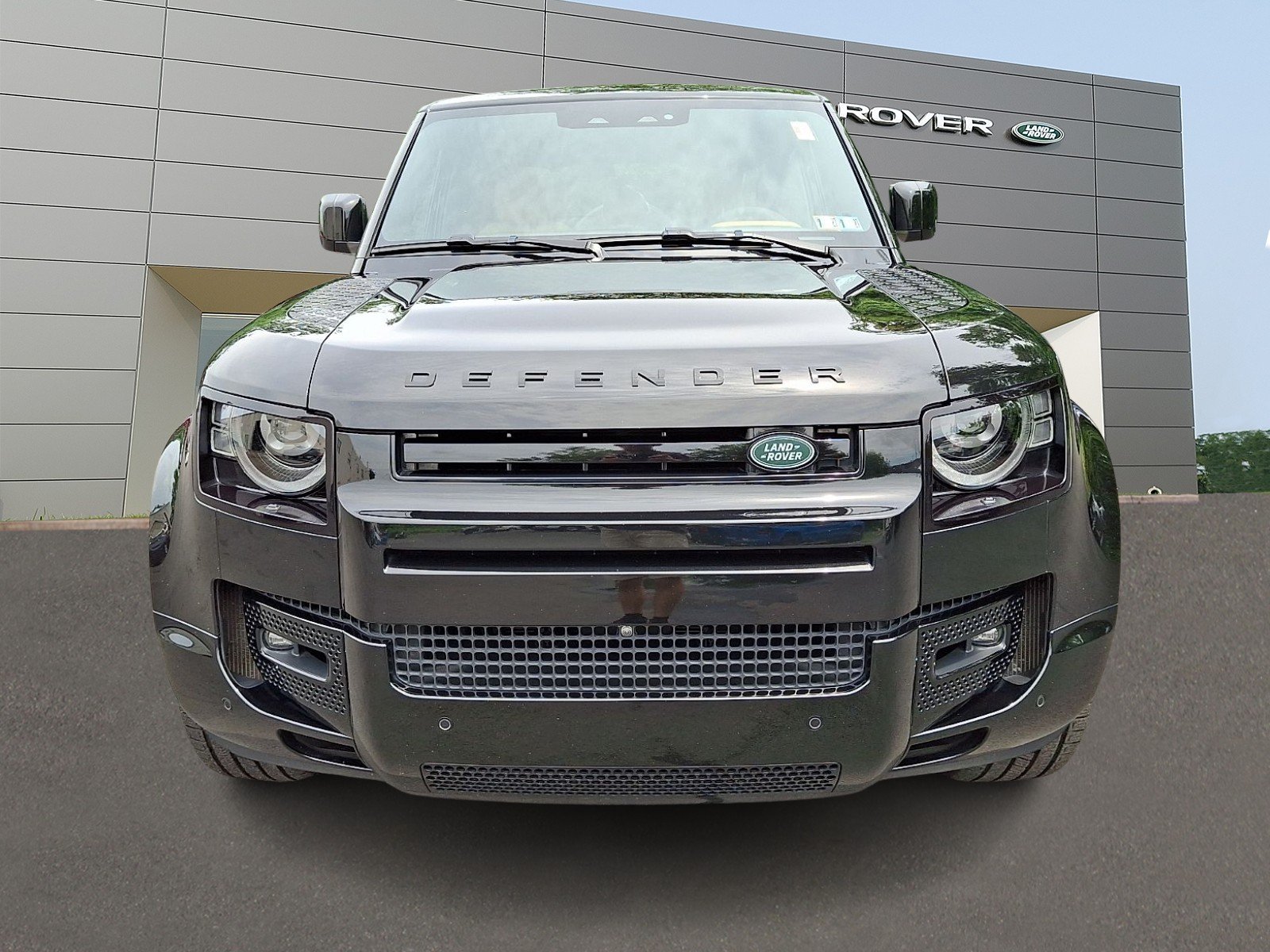 Used 2024 Santorini Black Metallic - 1AG Land Rover 110 P525 V8 image 8